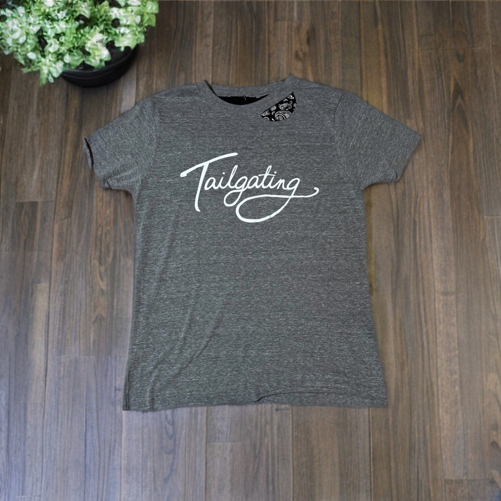 Chillionaire Football Season “Tailgating” T-Shirt NFL - Picture 4 of 7